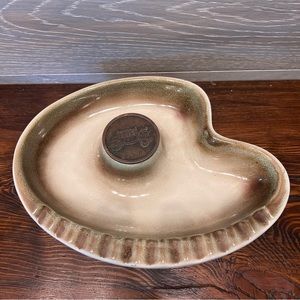 1950 MCM Roseville Pottery The Hyde Park‎ Boomerang Ashtray Horse Drawn Carriage